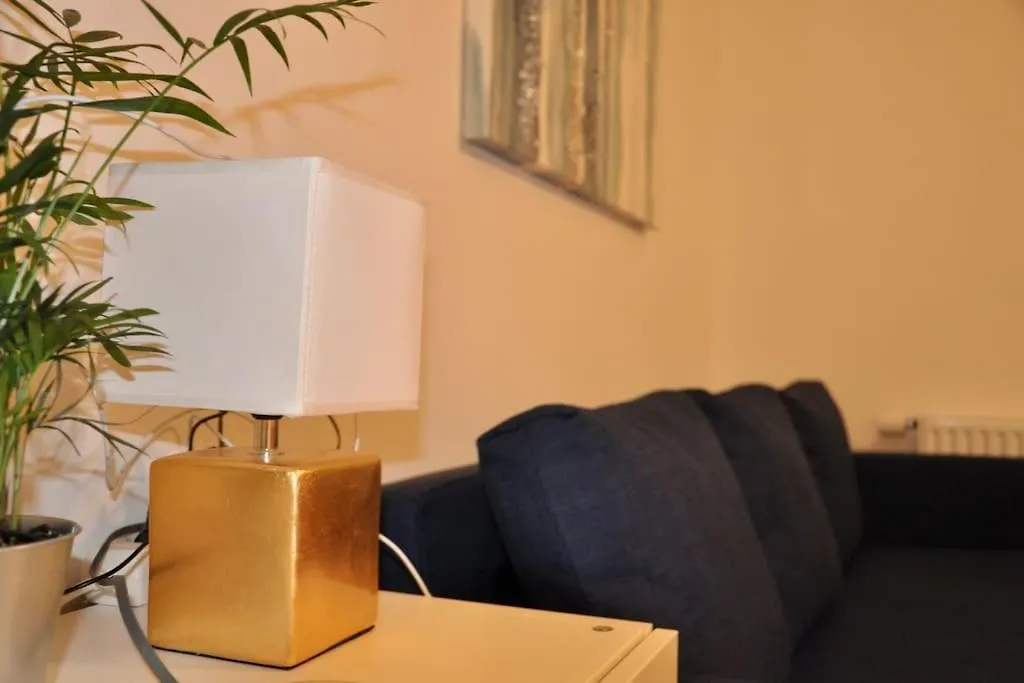 New Studio Apartment In Central Budapest - Free Parking 0*,  Macaristan