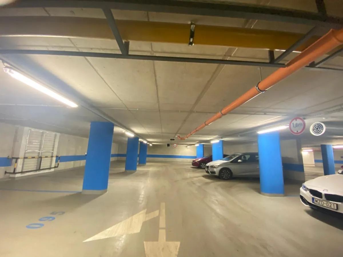 New Studio Apartment In Central Budapest - Free Parking Macaristan