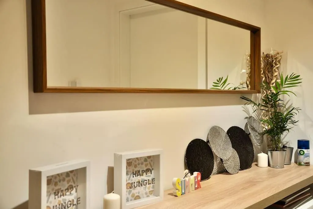 New Studio Apartment In Central Budapest - Free Parking Macaristan