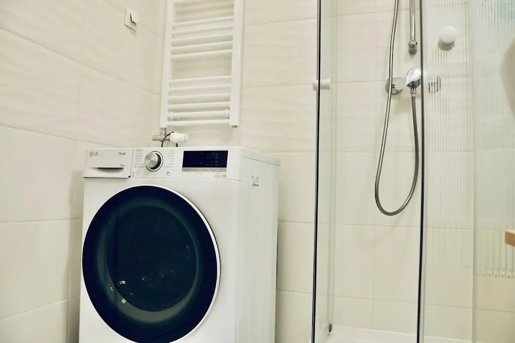 New Studio Apartment In Central Budapest - Free Parking 0*,