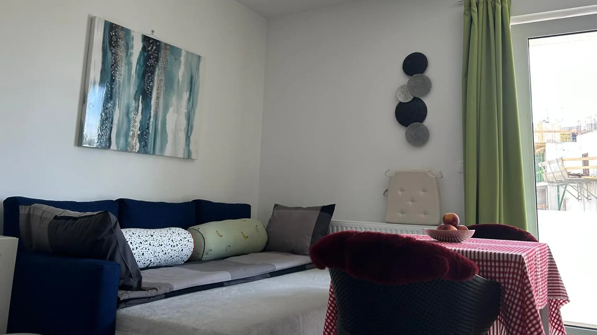 New Studio Apartment In Central Budapest - Free Parking